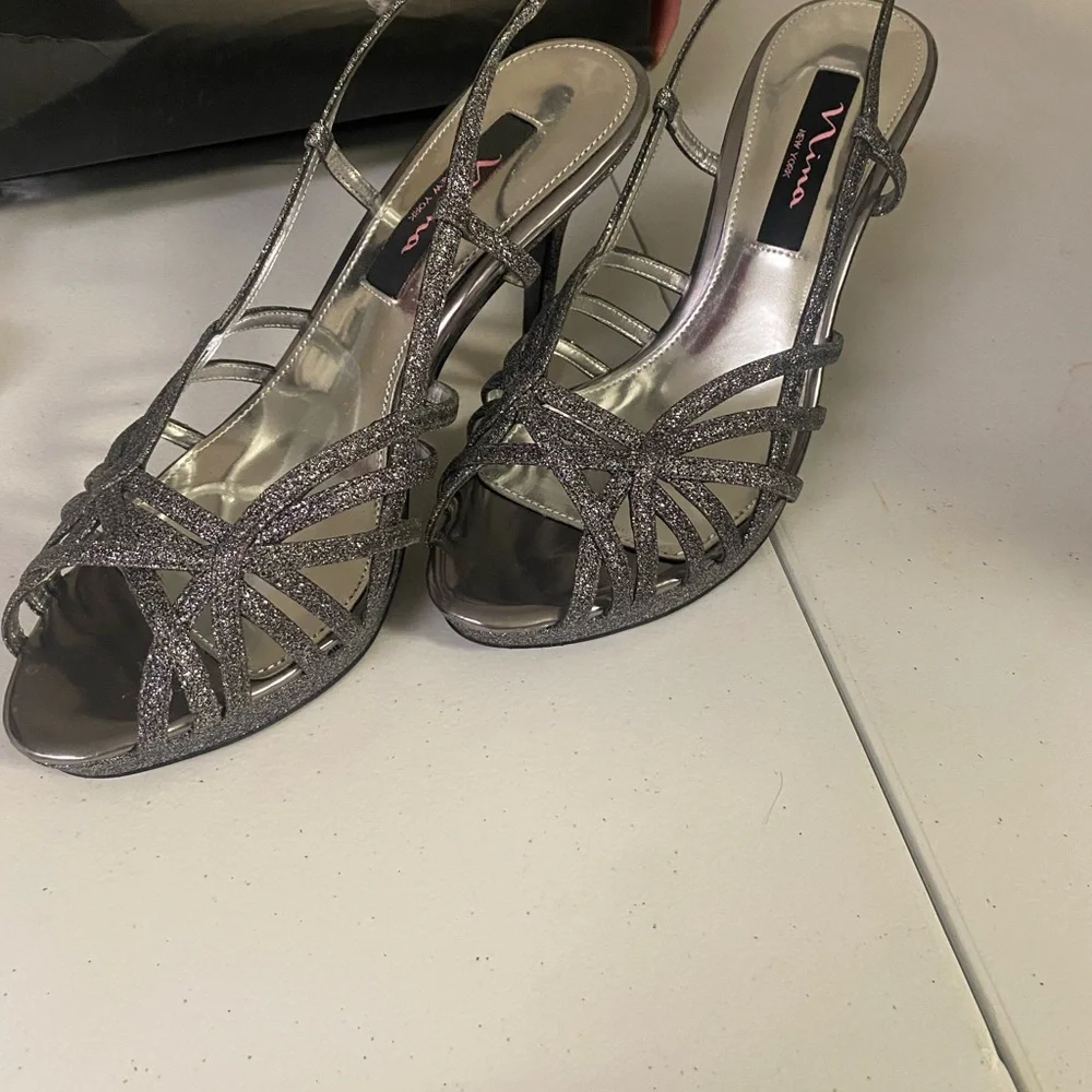 Pewter strappy heels - Picture 3 of 4